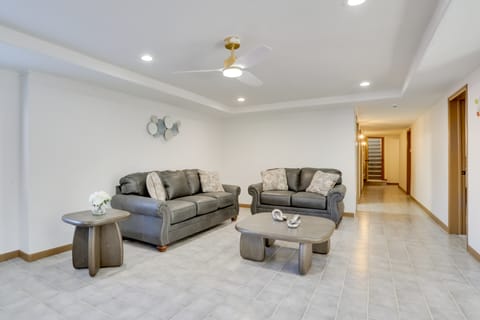 6 Mi to Barr Lake: Apt w/ Hot Tub Access! Apartment in Brighton