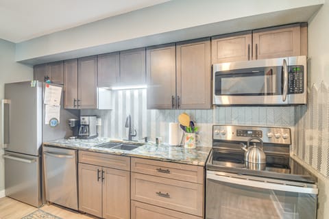 1/2 Mi to Peak 8 SuperChairs Snow! New Breck Condo Apartment in Breckenridge