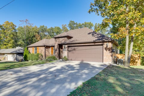 Rider’s Retreat! Modern Home By Bella Vista Trails House in Bella Vista