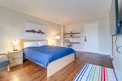 Detroit Gem: Walk to Stadiums, Parks & Hospitals Apartment in Windsor