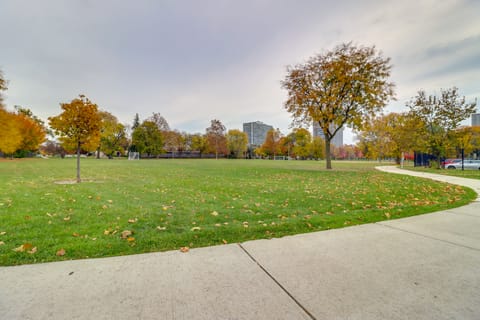 Detroit Gem: Walk to Stadiums, Parks & Hospitals Apartment in Windsor