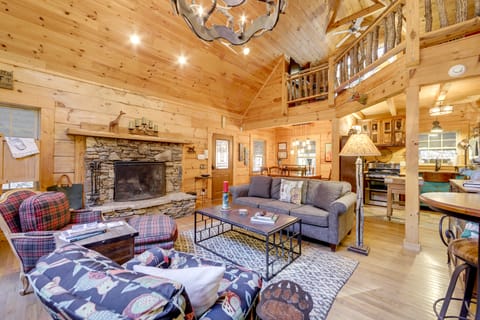 Creekside Cabin in the Heart of Maggie Valley House in Maggie Valley