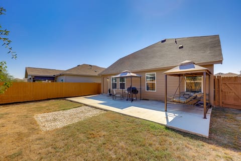 Family-Friendly Home Near SeaWorld & Shopping! House in San Antonio