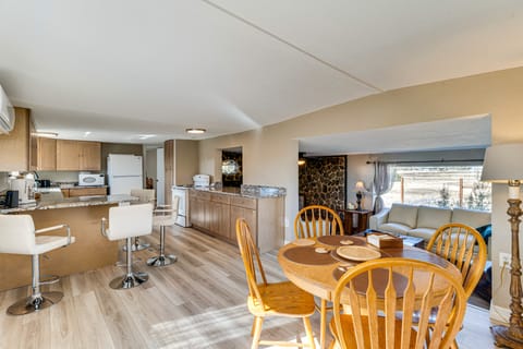 7 Mi to Dakota Hot Springs: Penrose Group Getaway! House in Colorado