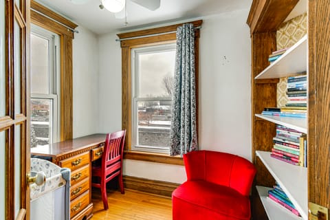 Walk to the Falls! Niagara Retreat w/ Hot Tub House in Niagara Falls