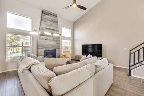 4,500-Sq-Ft Retreat w/ Hot Tub in Colorado Springs House in Black Forest