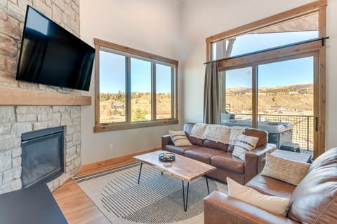 5 Mi to Winter Park Skiing & Dtwn: Mtn-View Condo Apartment in Fraser