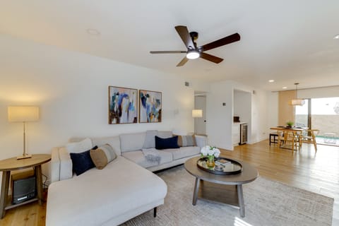 Walk to Canal Trail! Condo w/ Pool in Scottsdale Apartment in Paradise Valley