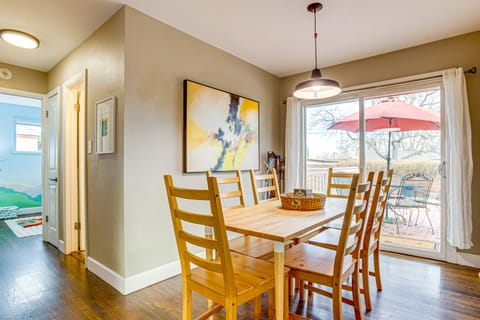 Easy I-25 Access! Vibrant North Denver Home House in Thornton