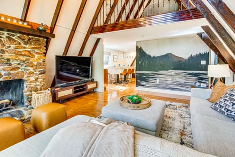 Modern A-Frame in Fairfield Bay w/ Pool Access House in Fairfield Bay