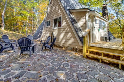 Modern A-Frame in Fairfield Bay w/ Pool Access House in Fairfield Bay