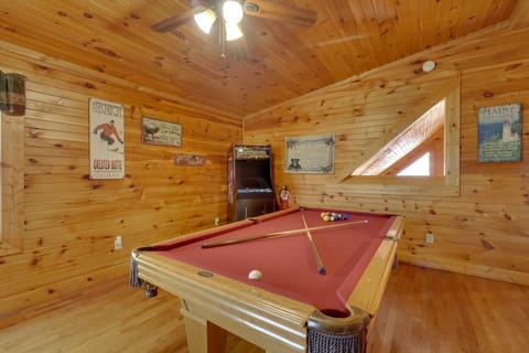 2 Mi to Dtwn: Family-Friendly Cabin in Gatlinburg! House in Gatlinburg