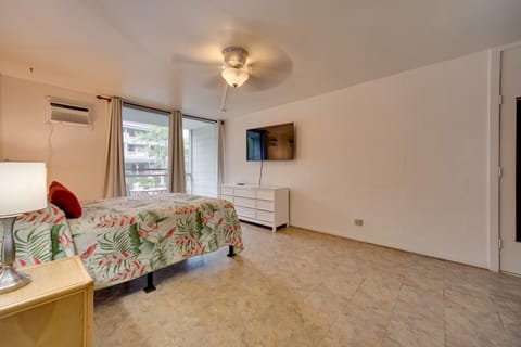 Kona Beach Retreat Steps to Ocean: Soak & Stroll! Apartment in Holualoa