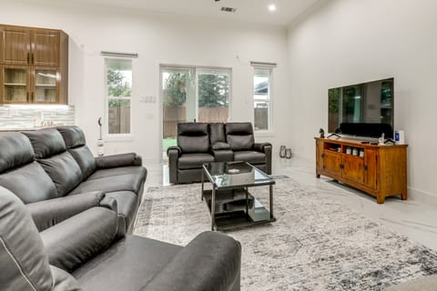 Sip, Dine & Unwind: Spacious Lodi Gem w/ Patio! House in Lodi