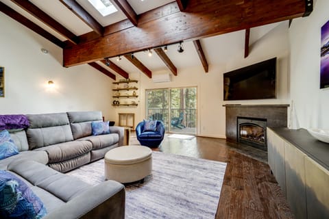 3 Mi to Slopes! Family Tahoe North Shore Getaway Apartment in Incline Village
