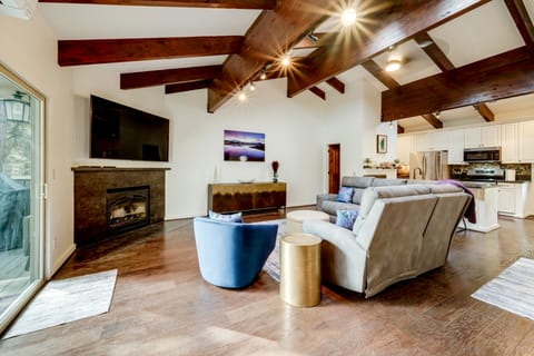 3 Mi to Slopes! Family Tahoe North Shore Getaway Apartment in Incline Village