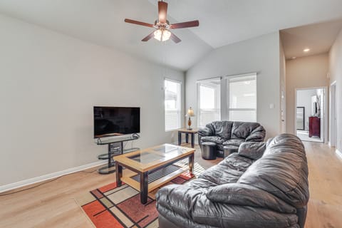 Golf, Shop & Explore: San Antonio Retreat w/ Patio House in Rio Grande