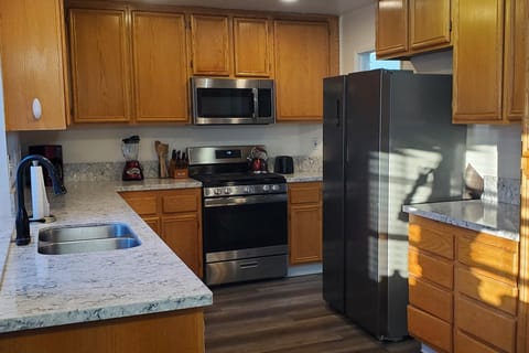 Family Home w/ Hot Tub! 2 Mi to Dtwn Riverside House in Riverside