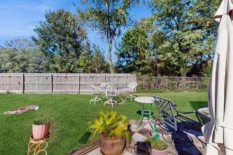 Dog-Friendly Family Home w/ Patio & Fire Pit! House in Richmond Hill