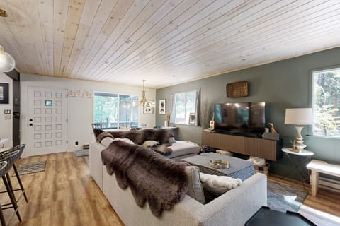 4BR Family-Friendly Mountain Home House in Dorrington