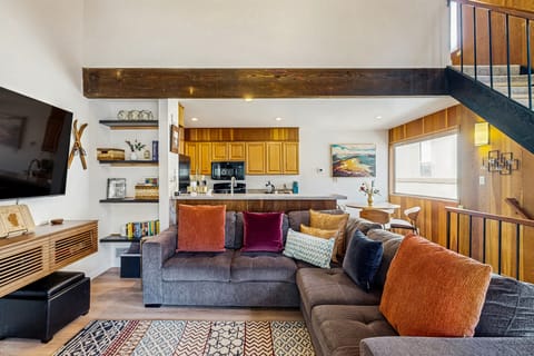 1BR Townhome w/ Loft, Pool Access, & Beach Gear Apartment in Tahoe Vista