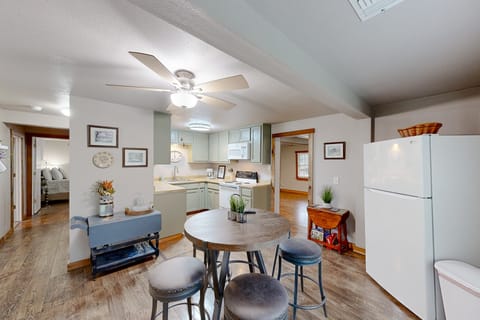 In-Town 3BR w/ BBQ Pit, Walk to Medina River House in Bandera