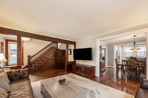 Dog-Friendly, historical 3BR w/ Yard & office House in Plymouth