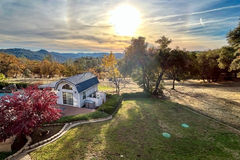 5BR Estate On Acreage w/ Private Pool, Near Hiking House in Calaveras County