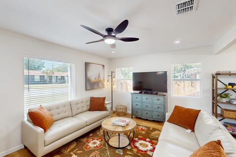 4BR Cozy House w/ kitchen & great location House in San Antonio