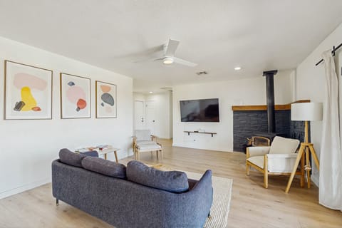 4BR Home in Joshua Tree w/ Private Pool & Fire Pit House in Joshua Tree