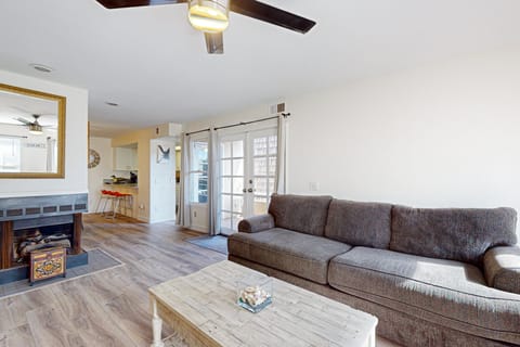 2BR Condo Steps to the Beach & Blvd-Dog-Friendly House in Mission Beach