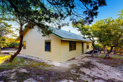 3BR Private Home w/ Hill Country Views & Patio House in Pipe Creek