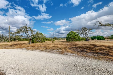 Studio Cabin w/ Fire Pit, A/C, Kitchen & WiFi Apartment in Rio Grande