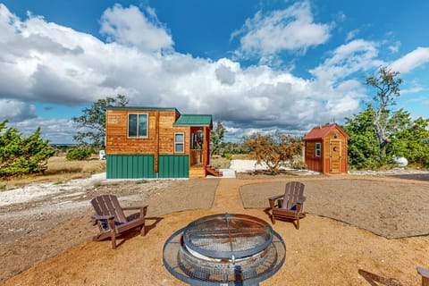 Studio Cabin w/ Fire Pit, A/C, Kitchen & WiFi Apartment in Rio Grande