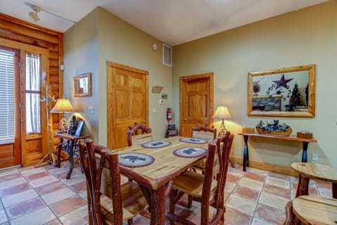 2 BR Home w/ Loft & Access to Community Pool House in Pigeon Forge