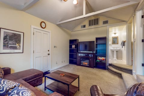 Forbestown Retreat: Easy Access to Clear Lake House in Lakeport