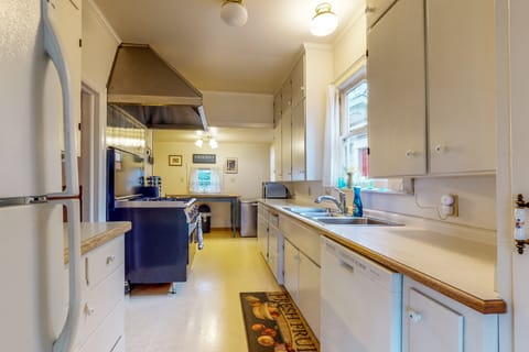 Forbestown Retreat: Easy Access to Clear Lake House in Lakeport