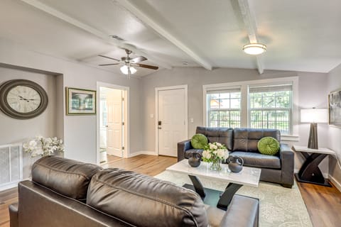 2 Mi to Dtwn: Stylish Family Home in Waco! House in Waco