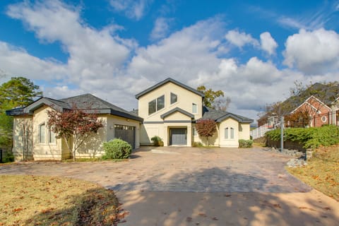 Private Pool & Slip: Luxury Lake Hamilton Home! House in Rockwell