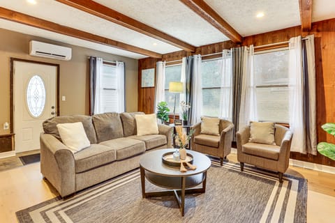 Inviting Family Home, 2 Mi to Eastwood Mall! House in Ohio