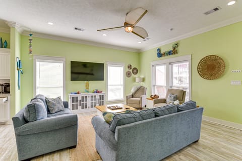 Steps to Shore: Family Retreat in Crystal Beach! House in Bolivar Peninsula