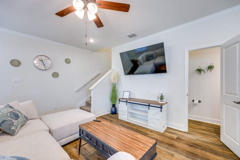 Shop, Dine & Explore: San Antonio Family Retreat! Apartment in San Antonio