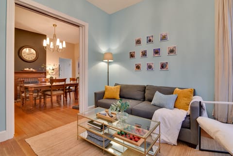 < 1 Mi to Moda Center: Walkable Portland Retreat! House in Portland