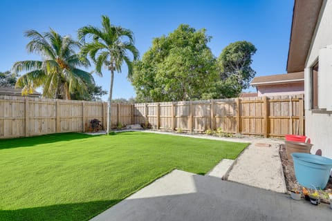 Walk to Shops & Eats, 3 Mi to Beach! Hollywood Gem House in Dania Beach