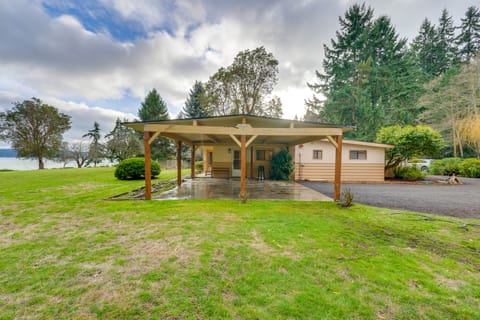 Beach & Bay Access! 5-Acre Whidbey Island Retreat House in Greenbank
