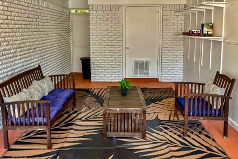 Walk to Campus: Creekside Austin Duplex! Apartment in Austin