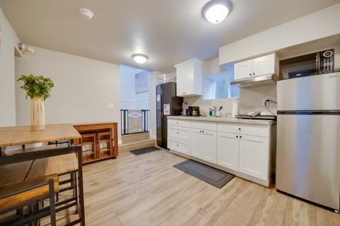 3 Mi to Dtwn Seattle: Large Home w/ Private Deck! House in Seattle