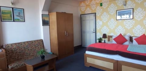 Executive Double Room | Free WiFi, bed sheets