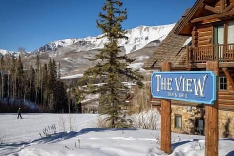 Ski in for lunch or apre!