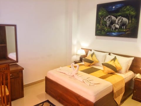 Comfort Double Room, 1 Double Bed | Individually decorated, individually furnished, desk, soundproofing